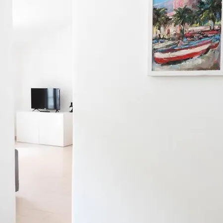 Terrazza Sul Mercato. Your House In Ballaro 아파트