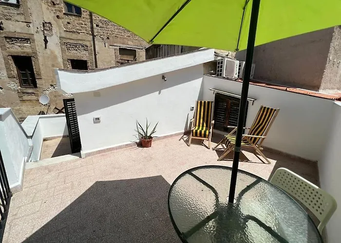 Terrazza Sul Mercato. Your House In Ballaro Apartmán